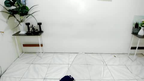 Kendra online show from April 2026 12:03:02 PM