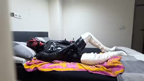 latex boy 38 online show from June 2026 01:47:01 PM