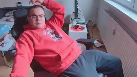 latexboy893 online show from November 2025 12:20:01 PM