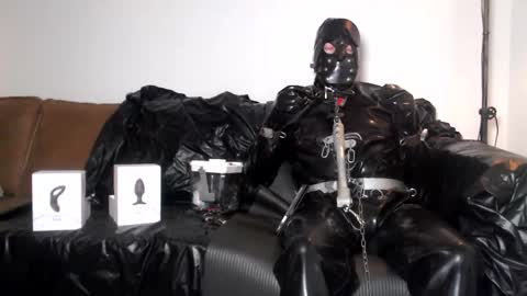 Snapshot of latexslaafboy2 chatting on November 2025 09:47:01 PM latexslaafboy online show from November 2025 09:47:01 PM