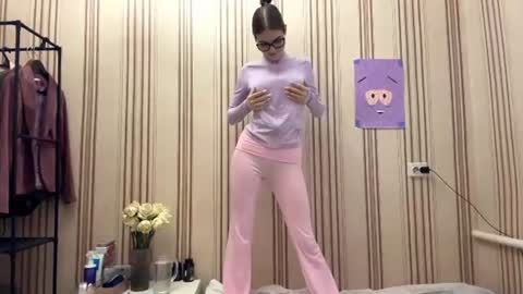Mia online show from July 2026 01:48:02 PM