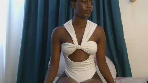 Snapshot of latiffaah_xx chatting on January 2026 11:48:02 AM latiffaah_xx online show from January 2026 11:48:02 AM