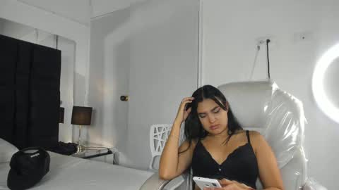 Johana y Santiago online show from February 2025 09:58:01 AM