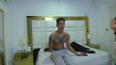 Johana y Santiago online show from April 2026 03:26:02 AM