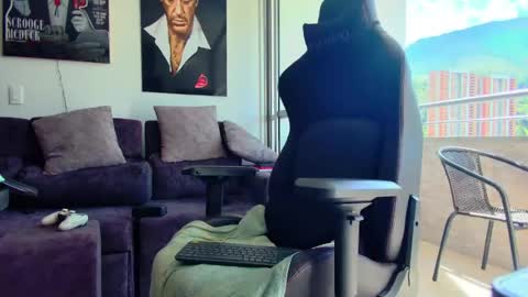 Snapshot of latin_couple77 chatting on June 2026 07:27:02 PM Sara y Andy online show from June 2026 07:27:02 PM