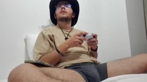 Snapshot of latin_edge chatting on March 2025 02:52:01 AM Latin edge online show from March 2025 02:52:01 AM