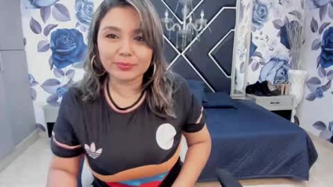 Snapshot of latinaholequeen chatting on September 2025 02:16:01 PM EMMA online show from September 2025 02:16:01 PM