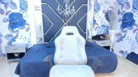 Snapshot of latinaholequeen chatting on September 2025 02:30:02 PM EMMA online show from September 2025 02:30:02 PM