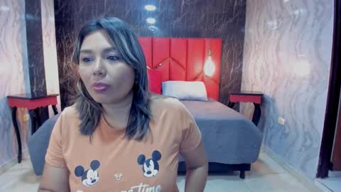 Snapshot of latinaholequeen chatting on November 2025 02:34:02 PM EMMA online show from November 2025 02:34:02 PM