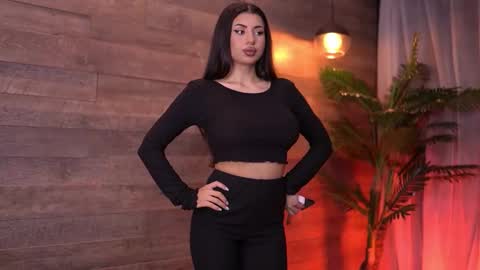 Latina online show from October 2025 05:57:02 PM