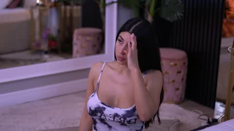 Latina online show from March 2026 05:08:01 PM