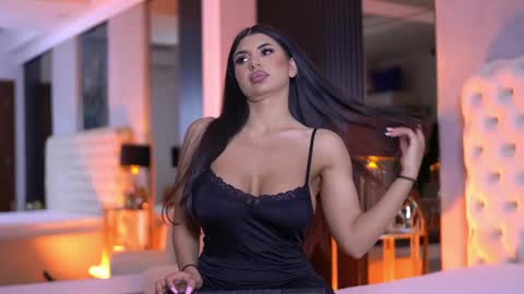 Latina online show from May 2026 06:04:01 PM