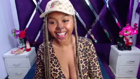 Snapshot of latinas_anales chatting on January 2025 05:55:01 PM latinas_anales online show from January 2025 05:55:01 PM