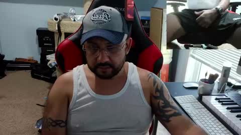 LatinLover83 online show from April 2026 04:12:02 PM