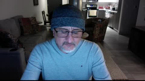 QS - INDEPENDENT MODEL online show from December 2024 05:12:01 AM