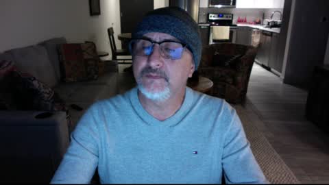 QS - INDEPENDENT MODEL online show from December 2024 07:08:01 AM