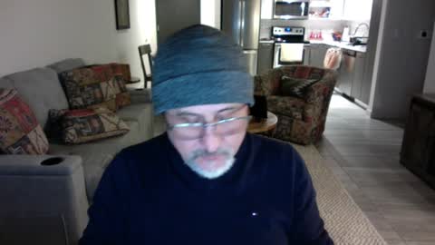 QS - INDEPENDENT MODEL online show from February 2025 03:30:02 AM