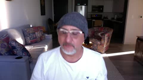 QS - INDEPENDENT MODEL online show from February 2025 10:21:02 PM