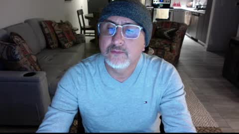 QS - INDEPENDENT MODEL online show from February 2025 03:55:02 AM