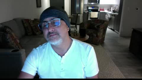 QS - INDEPENDENT MODEL online show from February 2025 06:10:02 AM