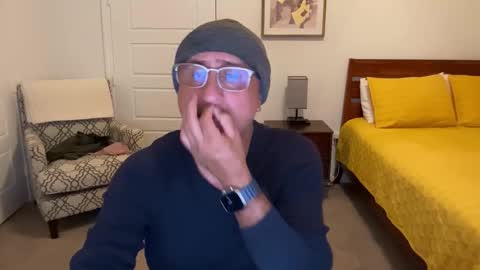 QS - INDEPENDENT MODEL online show from October 2025 05:10:01 AM