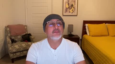 QS - INDEPENDENT MODEL online show from November 2025 04:07:01 AM