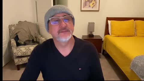 Snapshot of latinnous chatting on December 2025 06:08:02 AM QS - INDEPENDENT MODEL online show from December 2025 06:08:02 AM