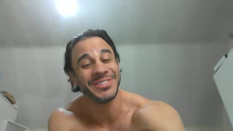 latino_rodri online show from May 2026 05:36:01 AM
