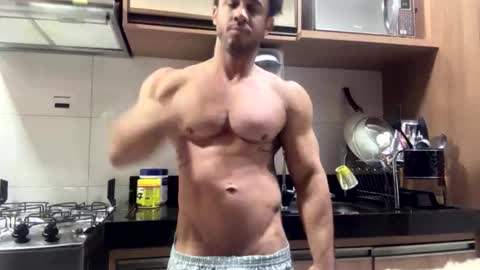 Snapshot of latino_rodri chatting on June 2026 09:03:02 AM latino_rodri online show from June 2026 09:03:02 AM