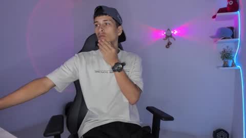 latinoalpha73 online show from March 2026 03:30:01 PM