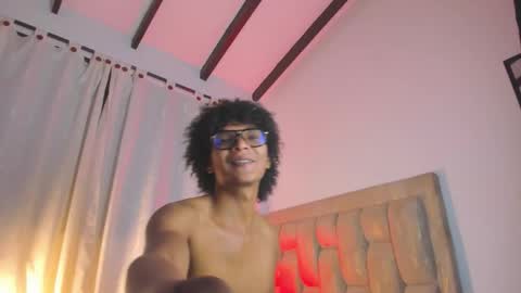 Snapshot of latinodark chatting on February 2026 03:43:01 AM latinodark online show from February 2026 03:43:01 AM