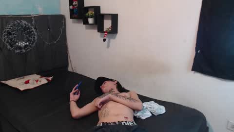 Snapshot of latins_boys_20 chatting on December 2024 07:08:01 AM NICK online show from December 2024 07:08:01 AM