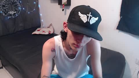 Snapshot of latins_boys_20 chatting on December 2024 04:18:02 AM NICK online show from December 2024 04:18:02 AM