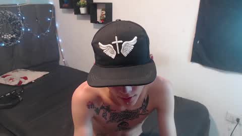 Snapshot of latins_boys_20 chatting on December 2024 11:10:02 AM NICK online show from December 2024 11:10:02 AM