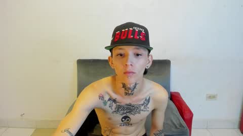 Snapshot of latins_boys_20 chatting on January 2025 07:15:01 AM NICK online show from January 2025 07:15:01 AM