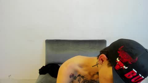 Snapshot of latins_boys_20 chatting on January 2025 10:17:02 AM NICK online show from January 2025 10:17:02 AM