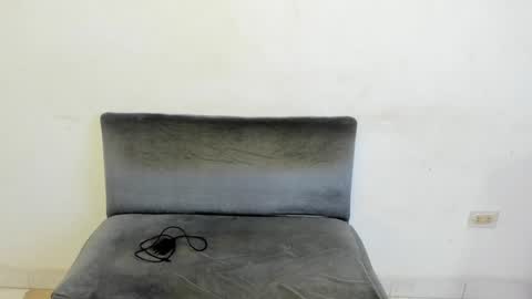 Snapshot of latins_boys_20 chatting on January 2025 07:04:01 AM NICK online show from January 2025 07:04:01 AM