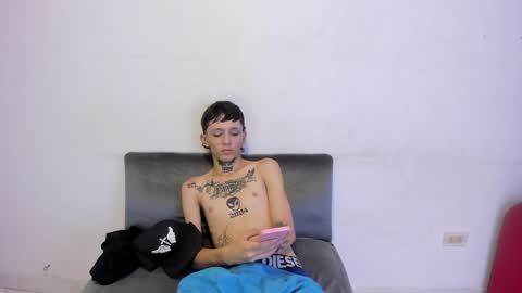 Snapshot of latins_boys_20 chatting on January 2025 07:56:01 AM NICK online show from January 2025 07:56:01 AM