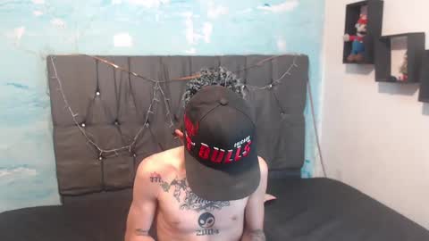 Snapshot of latins_boys_20 chatting on January 2025 03:44:01 AM NICK online show from January 2025 03:44:01 AM