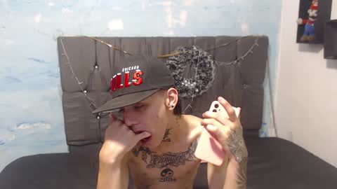 Snapshot of latins_boys_20 chatting on January 2025 10:16:02 AM NICK online show from January 2025 10:16:02 AM