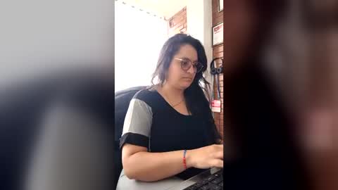 Snapshot of latinwishes chatting on July 2026 06:55:01 PM Julieta online show from July 2026 06:55:01 PM