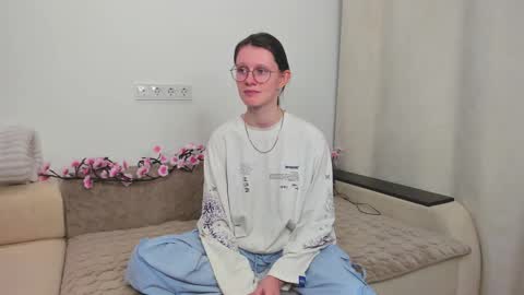 latoriacosner online show from December 2025 12:35:02 PM