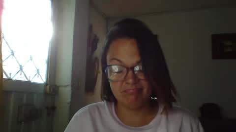 Snapshot of lau16310 chatting on June 2026 09:43:02 PM Laura online show from June 2026 09:43:02 PM