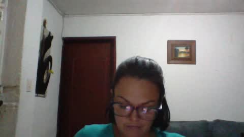 Snapshot of lau16310 chatting on June 2026 01:28:02 AM Laura online show from June 2026 01:28:02 AM