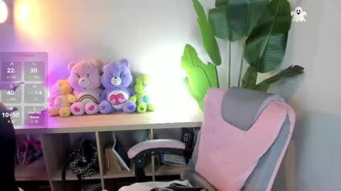 Snapshot of laukyubey1 chatting on November 2025 08:40:01 PM laukyubey1 online show from November 2025 08:40:01 PM