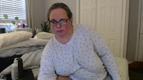 LauLauMa online show from November 2025 08:20:02 PM