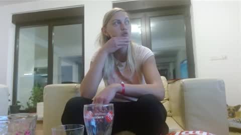 Snapshot of laura47_sweet chatting on December 2024 04:44:02 PM LAURA ANNA online show from December 2024 04:44:02 PM