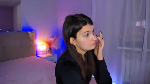 Laura online show from February 2026 06:13:01 AM