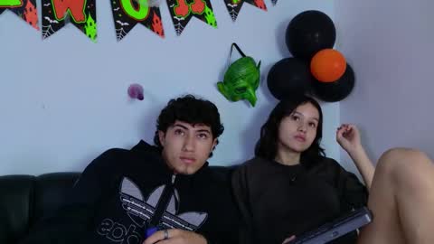 laura_and_kevin online show from October 2025 04:37:01 PM