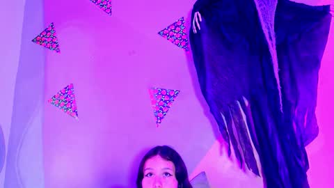 laura_and_kevin online show from October 2025 01:48:02 PM